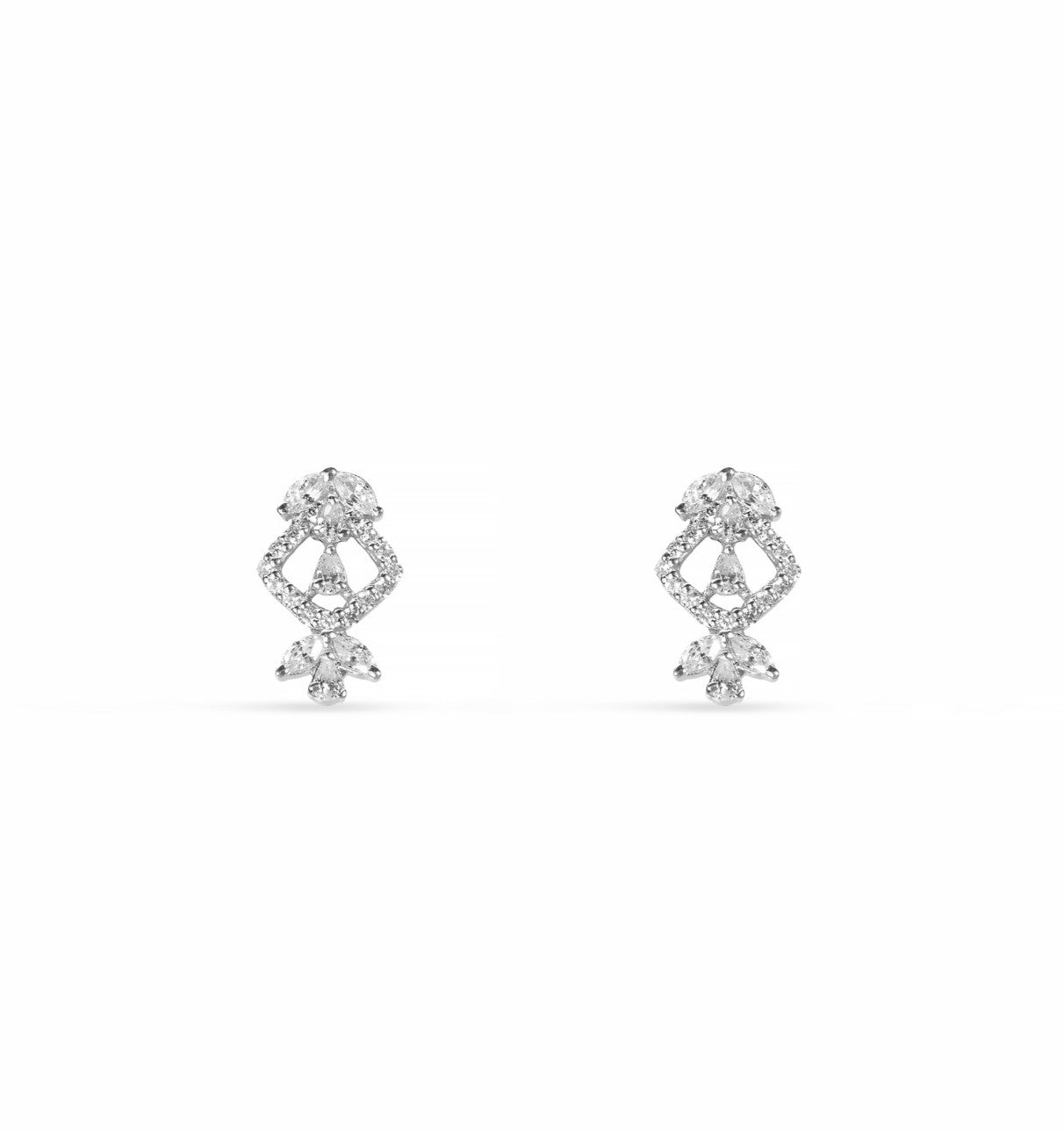 Genuine women's original silver necklace set featuring premium craftsmanship and stunning detailing for a timeless look Genuine women's original silver necklace set featuring premium craftsmanship and stunning detailing for a timeless look