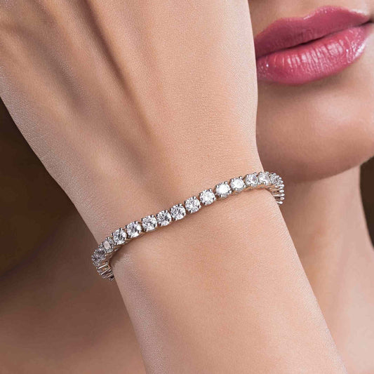 Lightweight girls silver bracelet, featuring a comfortable and chic design suitable for daily wear