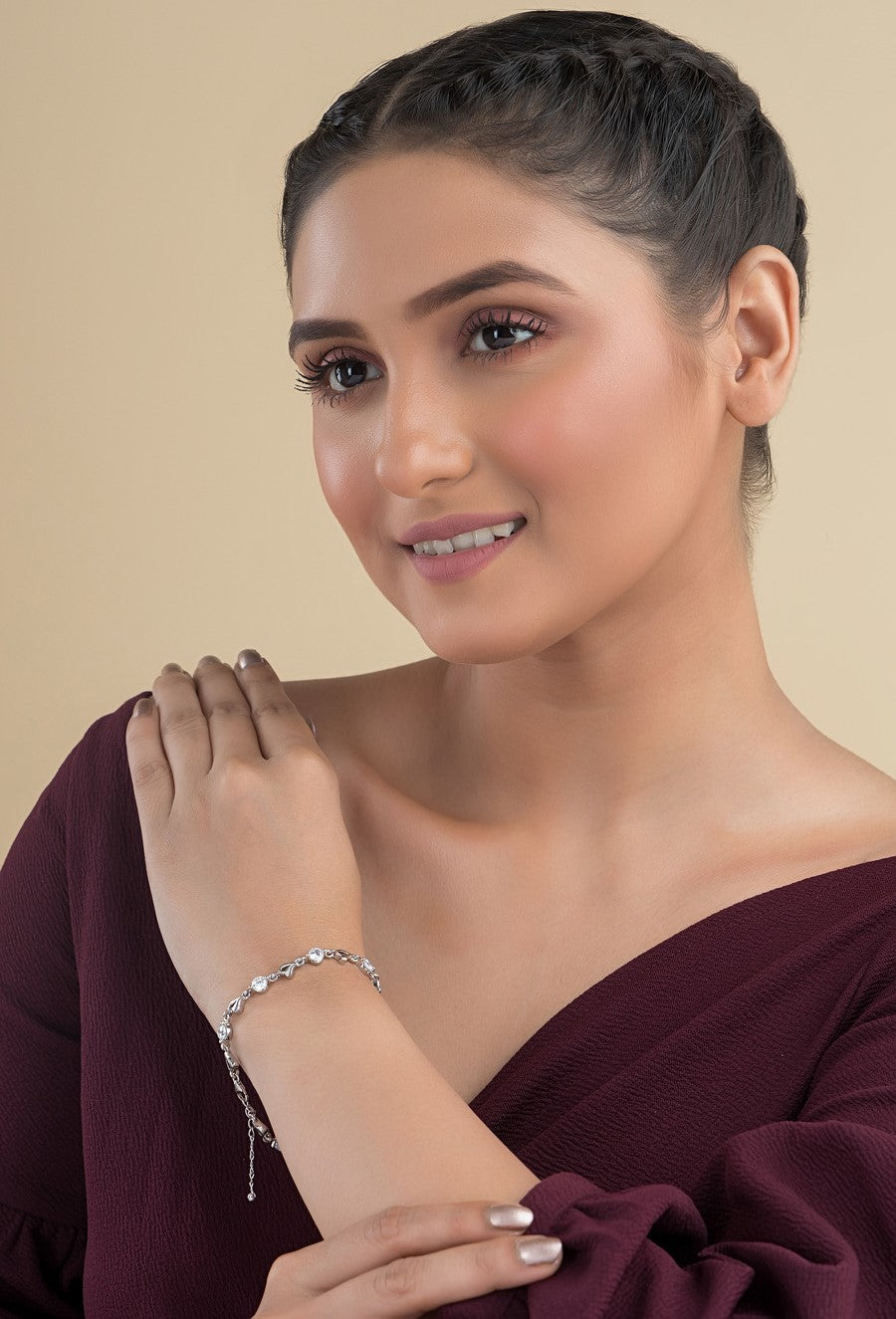 925 silver bangle bracelet designed to match traditional outfits, ideal for cultural celebrations