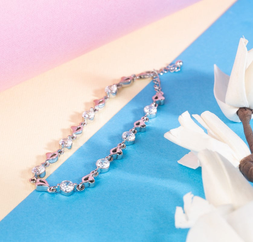 Fashion-forward silver bracelet for girls, featuring customizable charms for a personalized look