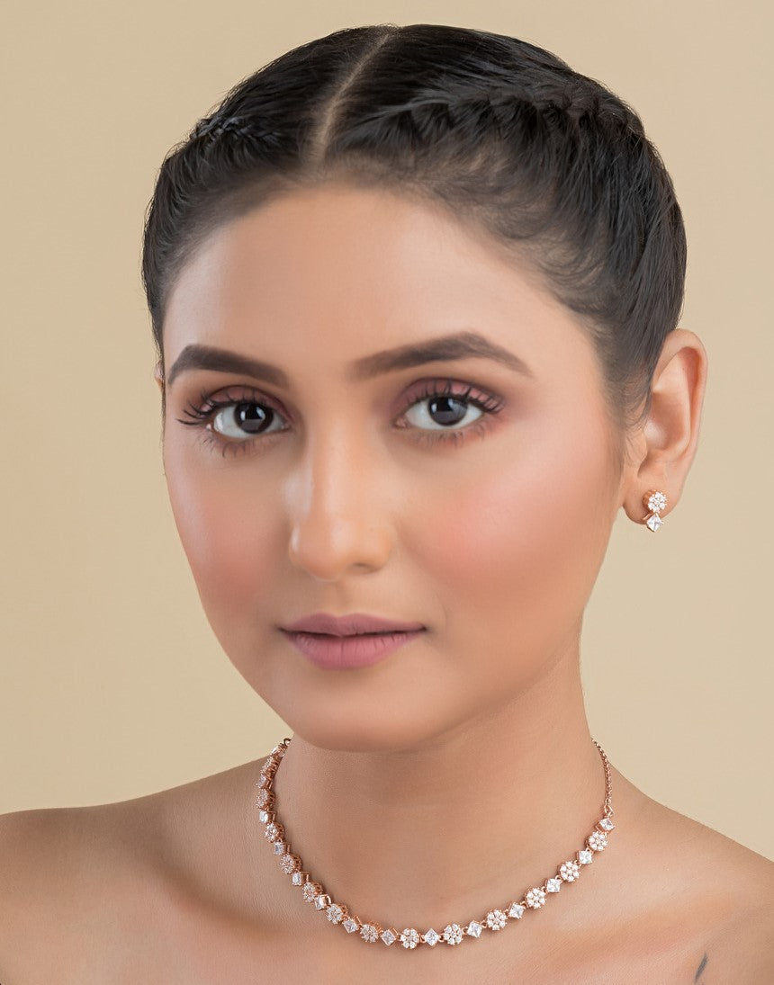 Graceful women's silver necklace set for brides, featuring delicate silver motifs and flawless craftsmanship