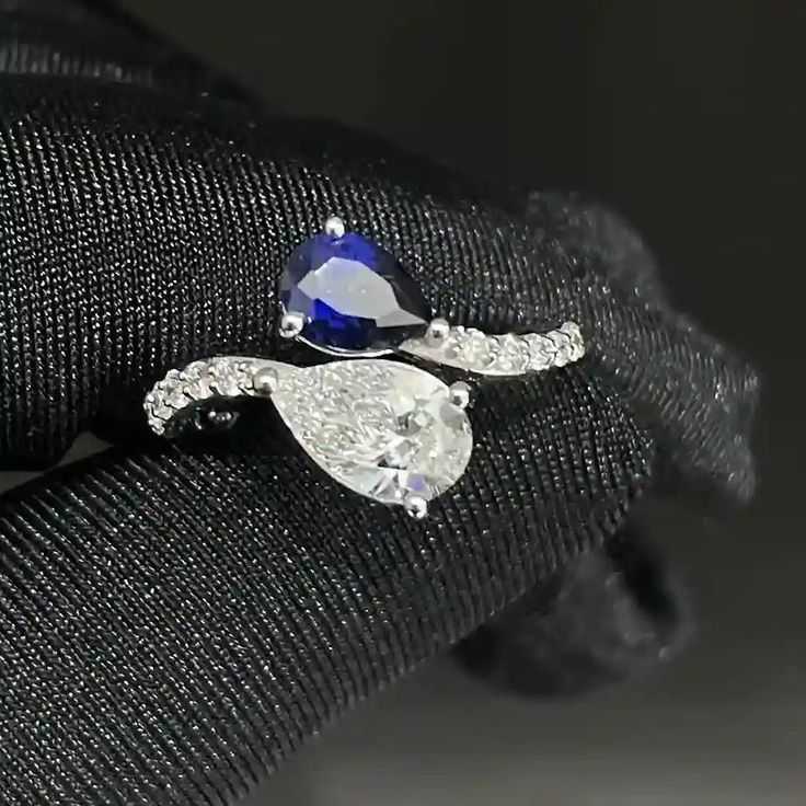 Modern silver ring design for female