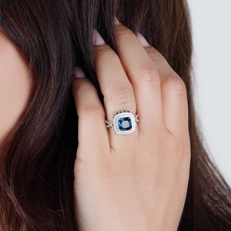 Modern silver ring design for female