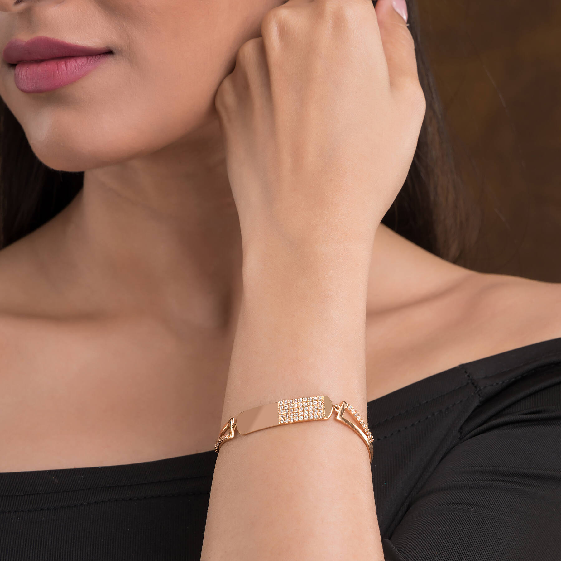 Premium pure silver bracelet ideal for gifting, featuring a timeless design to suit all ages and occasions