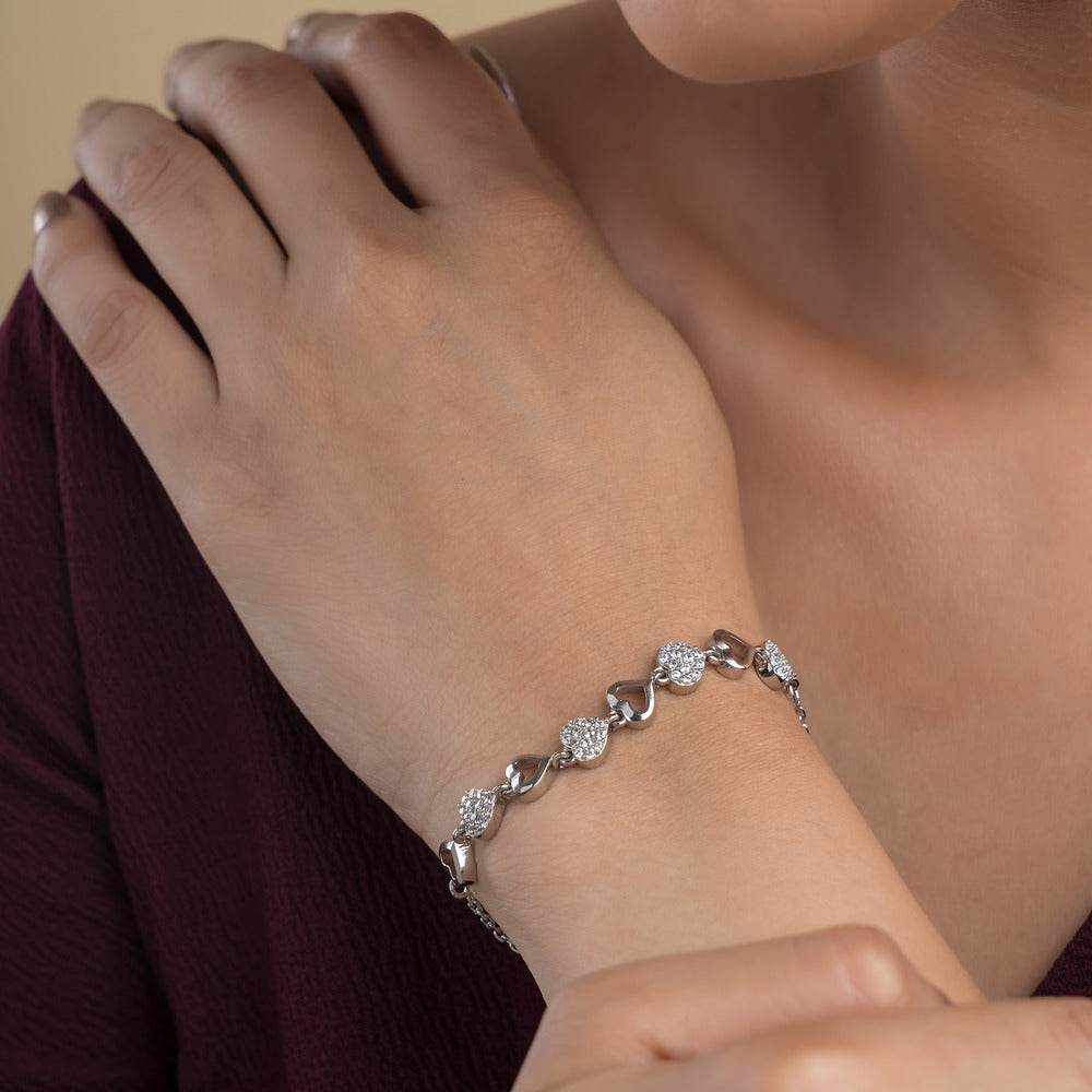 Elegant women 925 silver bracelet with a sleek and timeless design, perfect for daily wear and special occasions
