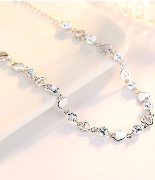 Minimal Heart-shaped Design Silver Bracelet For Women And Girls