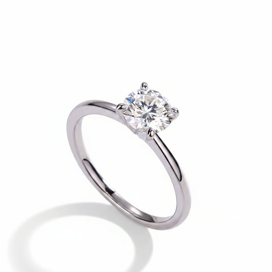 Étoile Solitaire Silver Ring for Women 